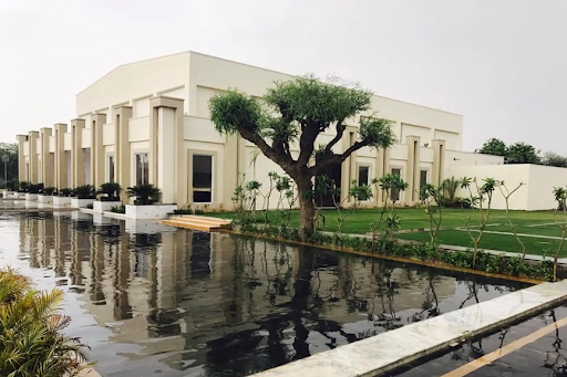Kasturi Bagh Jagatpura main lawn — large outdoor wedding space with mandap setup in Jaipur