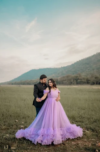 Beautiful couple outfits for pre wedding shoots
